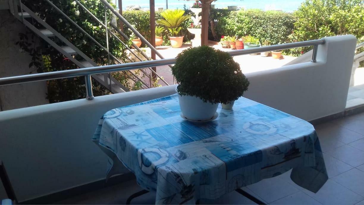 Family Sea & Garden View Apartment Превеза Экстерьер фото