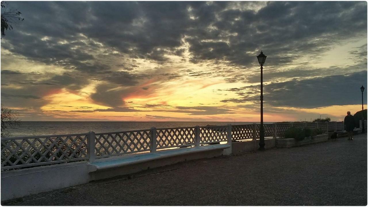 Family Sea & Garden View Apartment Превеза Экстерьер фото